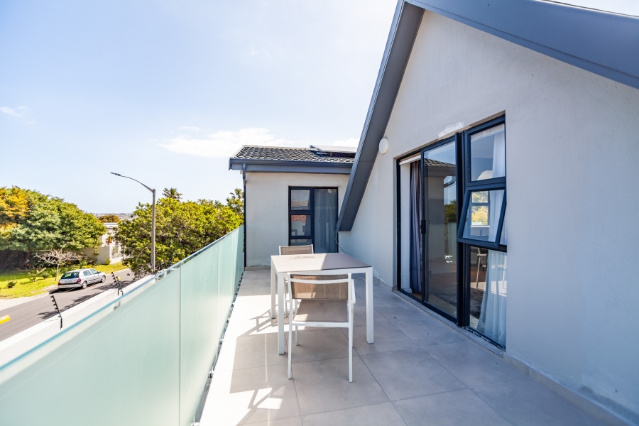 8 Bedroom Property for Sale in Milnerton Ridge Western Cape